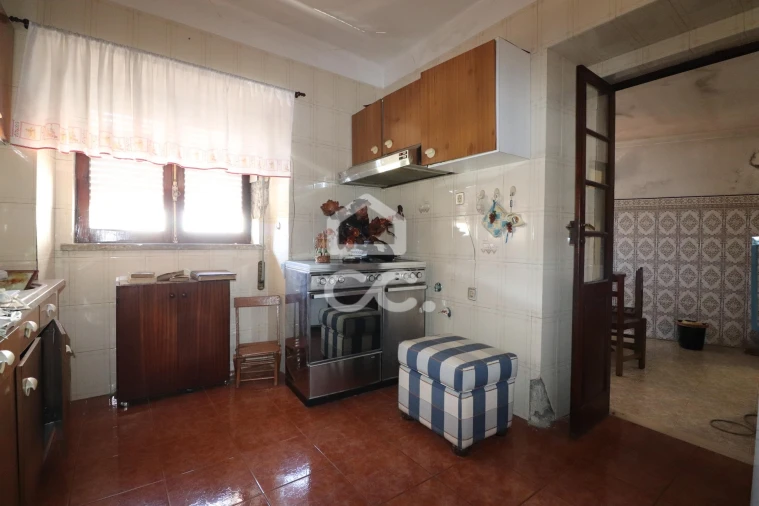 Moradia T4 para Venda em Cernache Foto 11