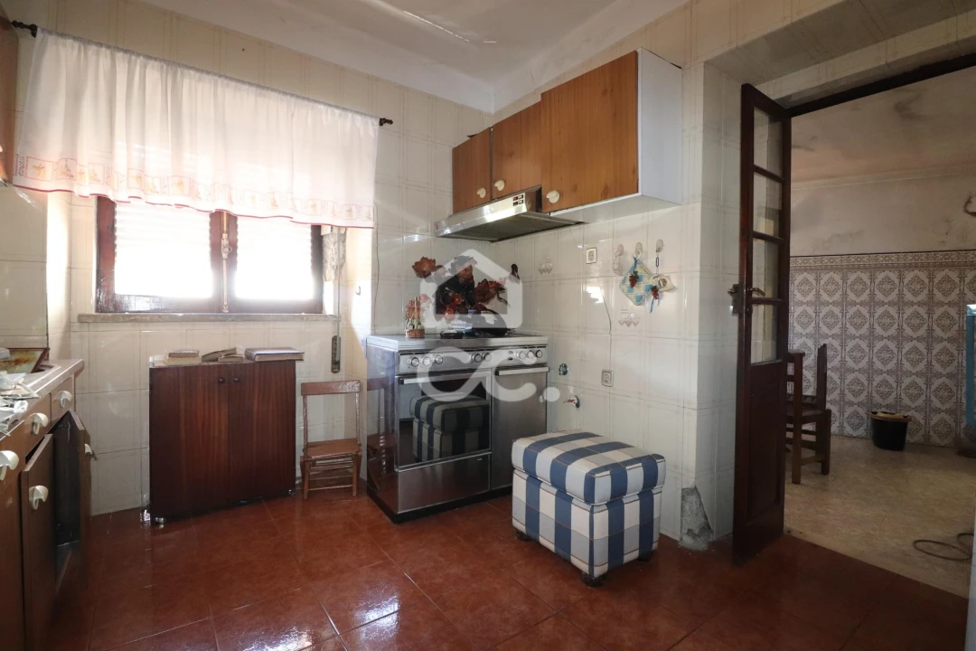 Moradia T4 para Venda em Cernache Foto 11