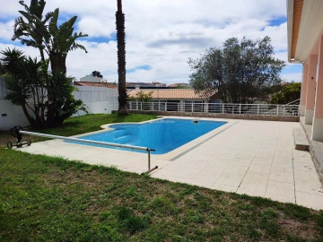 Moradia T5 para Venda em Sesimbra (Castelo)