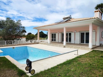 Moradia T5 para Venda em Sesimbra (Castelo)