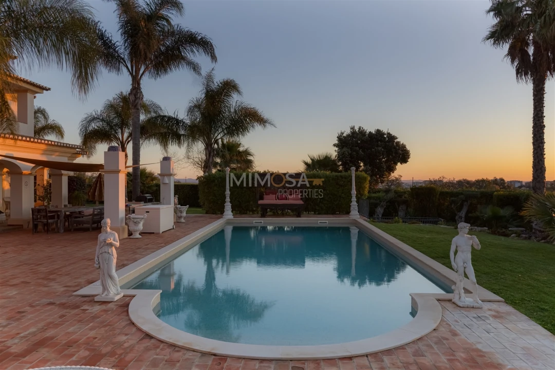 Moradia T4 para Venda em Lagos (São Sebastião e Santa Maria) Foto 4