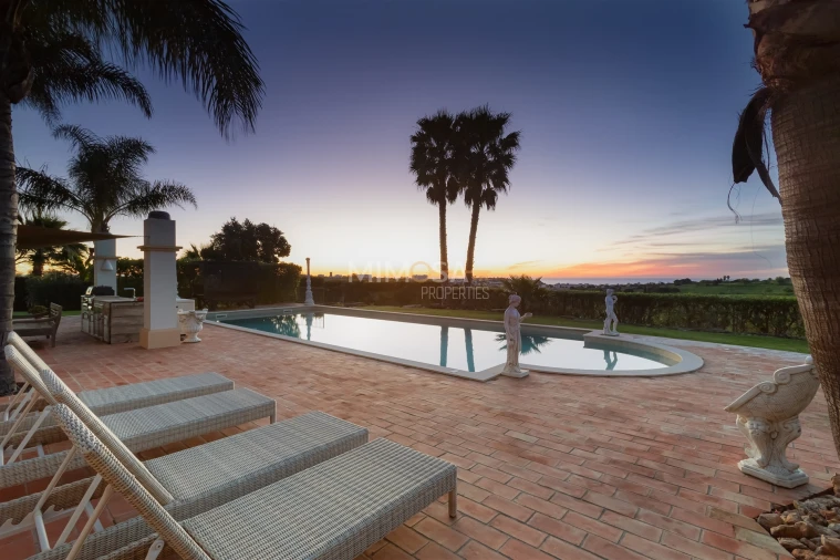 Moradia T4 para Venda em Lagos (São Sebastião e Santa Maria) Foto 2