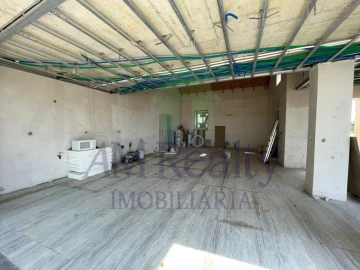 Moradia para Venda em Alvorninha