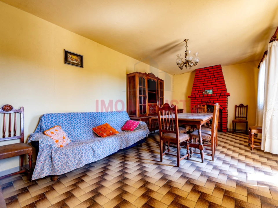 Moradia T4 para Venda em Adão Foto 5