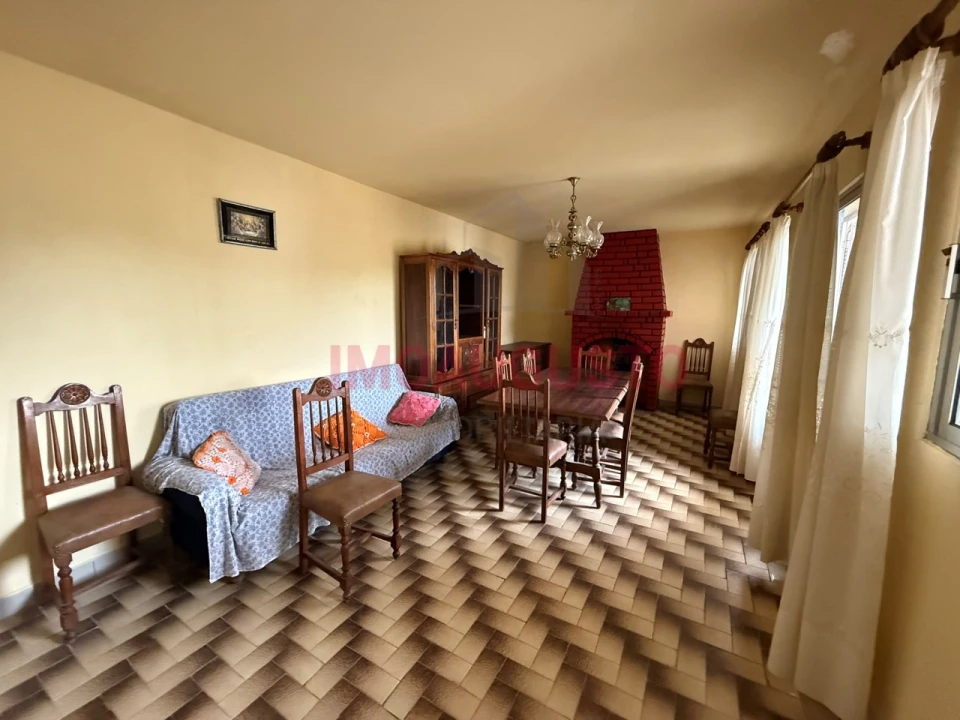 Moradia T4 para Venda em Adão Foto 6