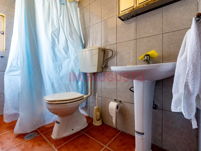 Moradia T4 para Venda em Adão Foto 13