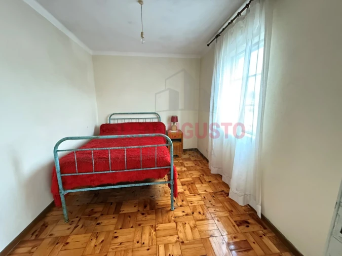 Moradia T4 para Venda em Adão Foto 9