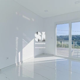 Moradia T4 para Venda em Antuzede e Vil de Matos