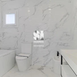 Moradia T4 para Venda em Antuzede e Vil de Matos