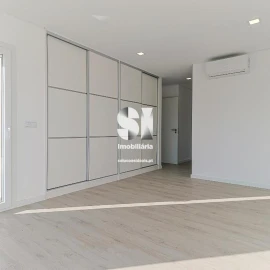 Moradia T4 para Venda em Antuzede e Vil de Matos