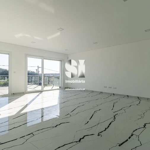 Moradia T4 para Venda em Antuzede e Vil de Matos Foto 3