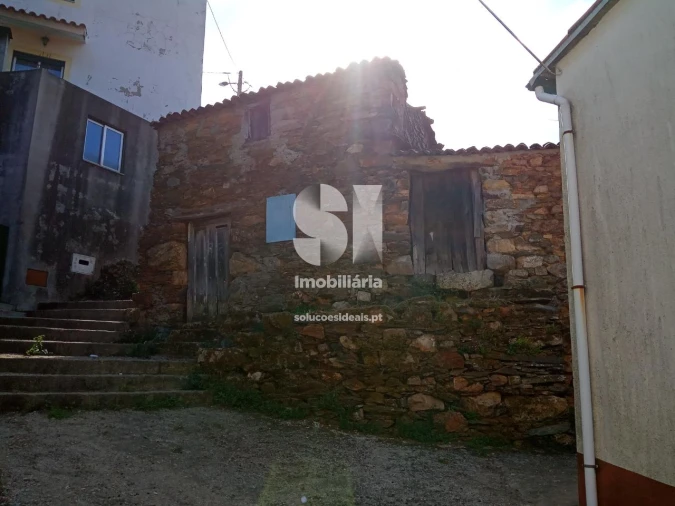 Moradia T2 para Venda em Gois Foto 3