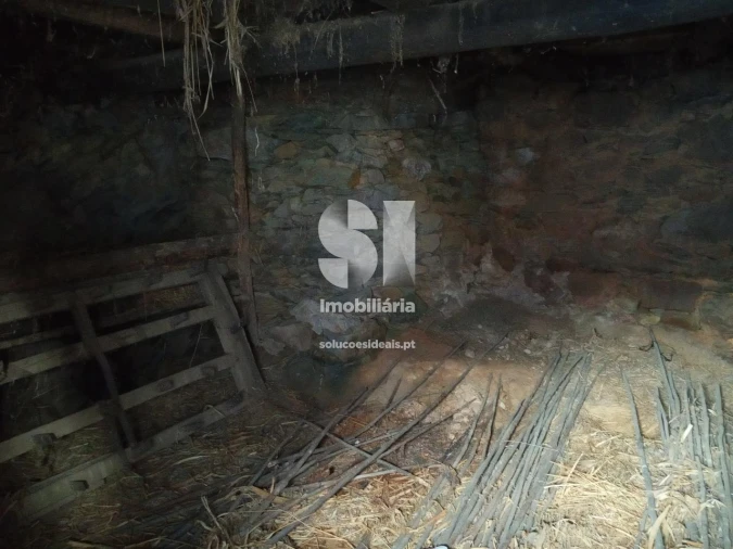 Moradia T2 para Venda em Gois Foto 13