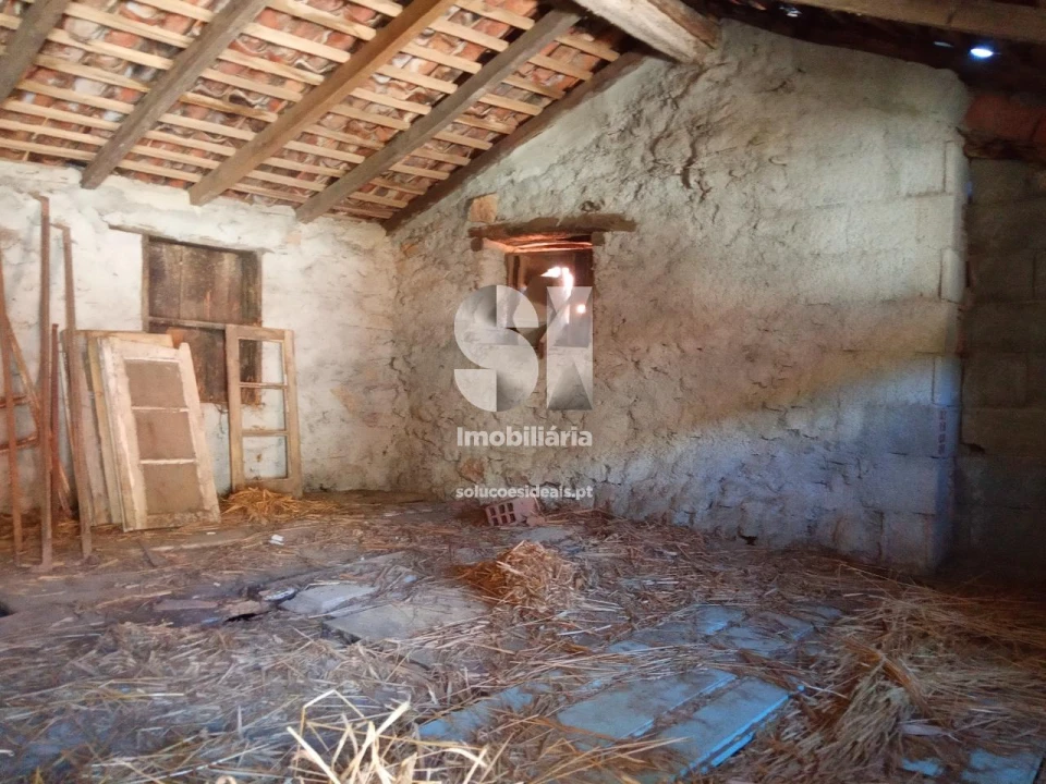 Moradia T2 para Venda em Gois Foto 7