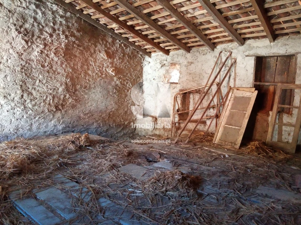 Moradia T2 para Venda em Gois Foto 8