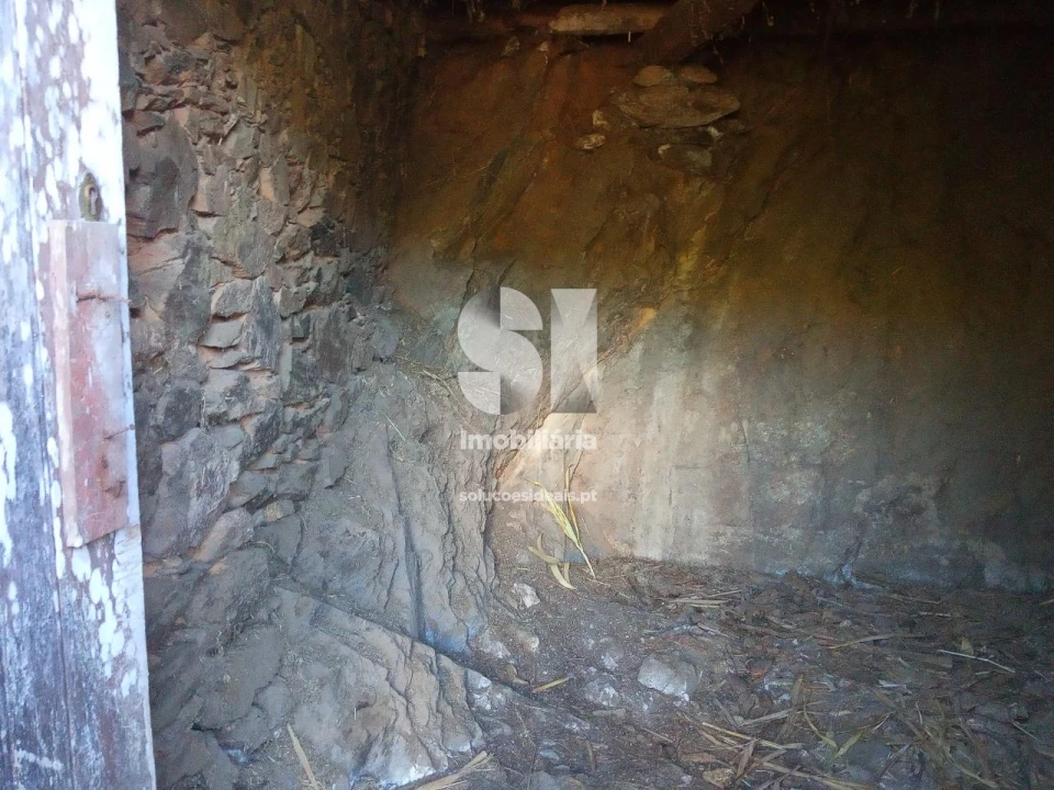 Moradia T2 para Venda em Gois Foto 11