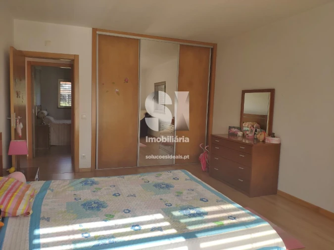 Moradia T4 para Venda em Poiares (Santo Andre) Foto 17