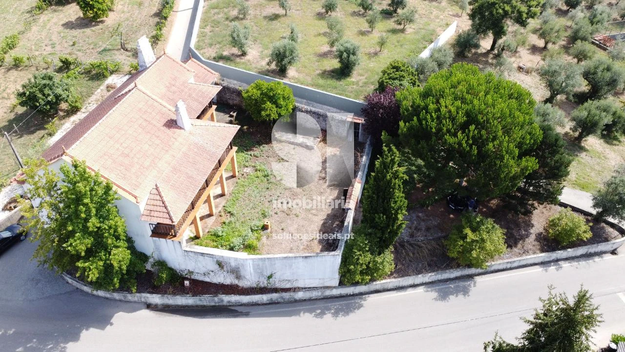 Moradia T3 para Venda em Arrifana Foto 2