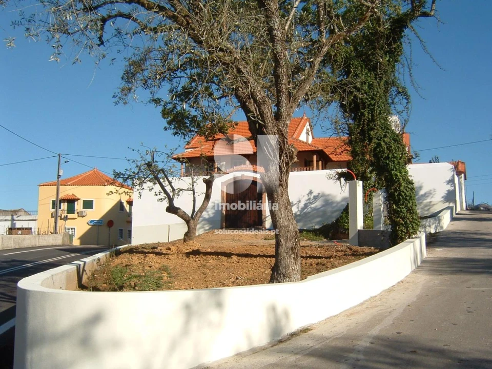 Moradia T3 para Venda em Arrifana Foto 4