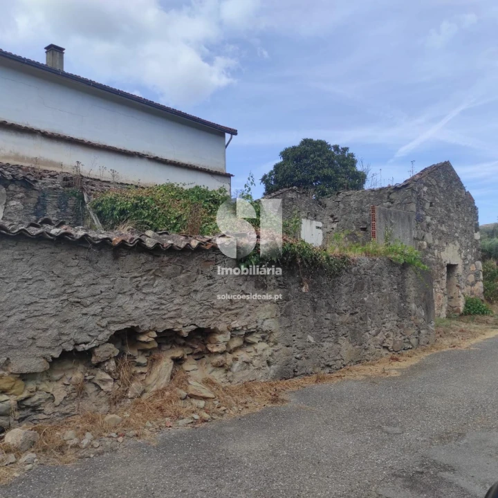 Moradia T1 para Venda em Arrifana Foto 12