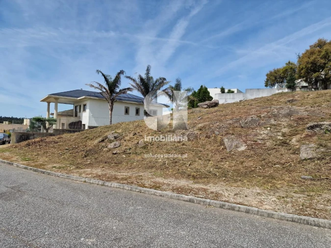 Terreno para Venda em Parada de Todeia Foto 8