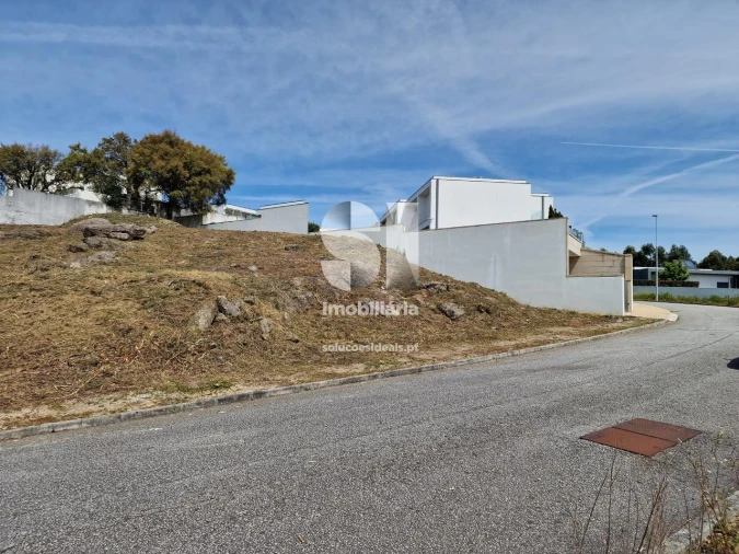 Terreno para Venda em Parada de Todeia Foto 13