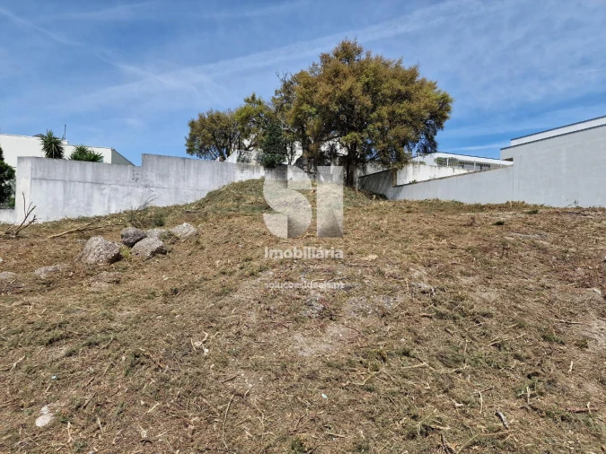Terreno para Venda em Parada de Todeia Foto 12