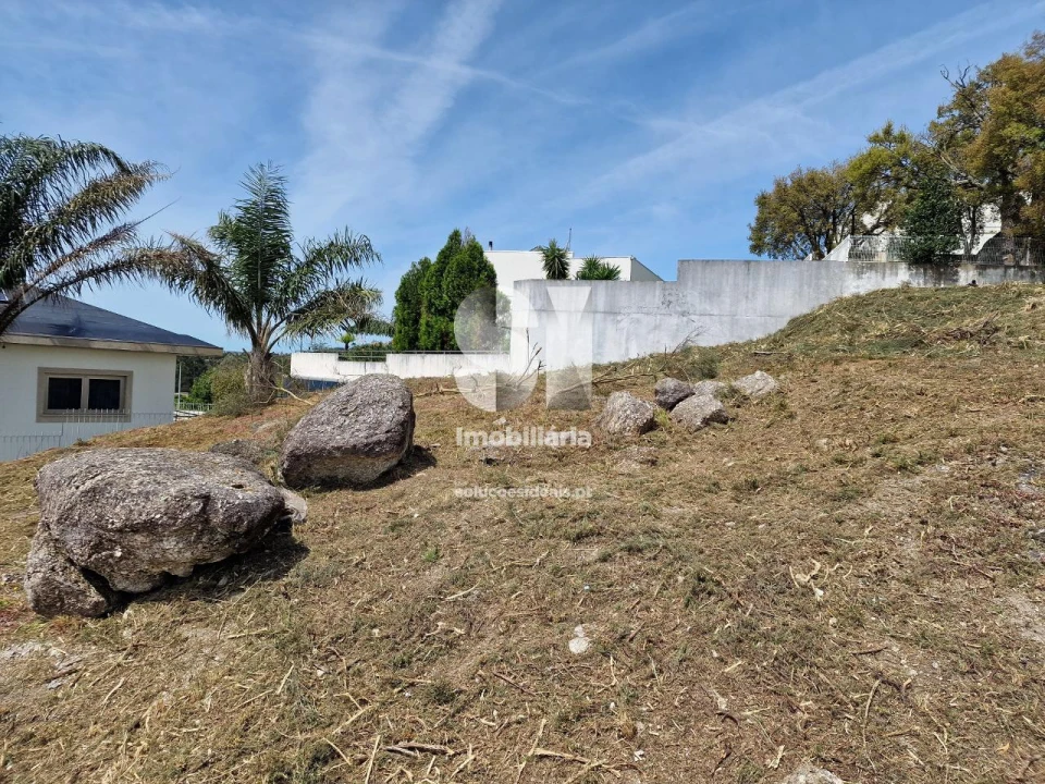 Terreno para Venda em Parada de Todeia Foto 14