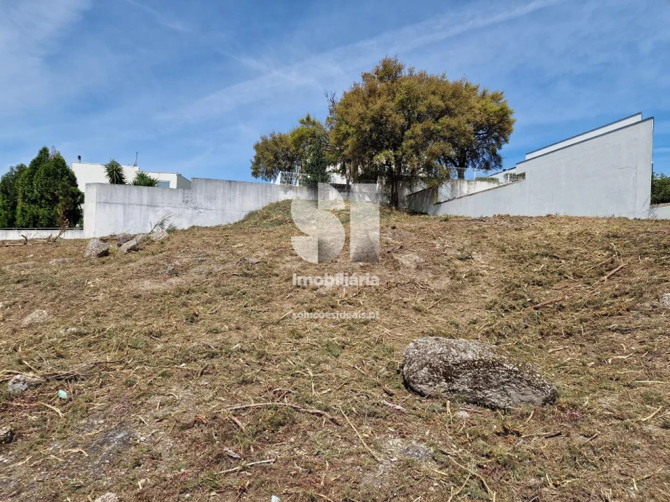 Terreno para Venda em Parada de Todeia Foto 35