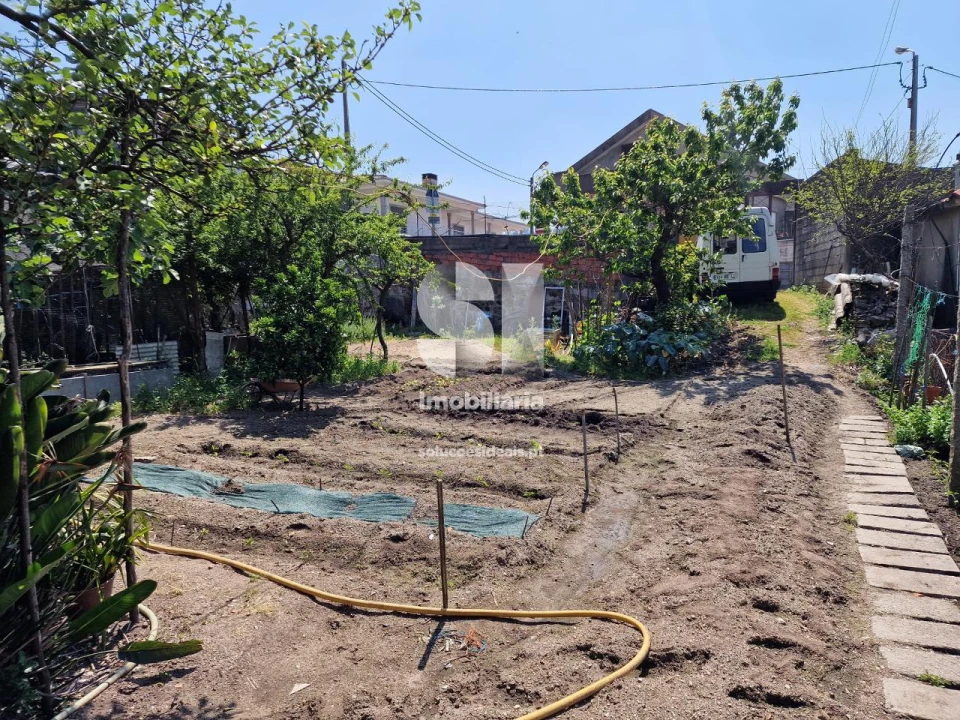 Terreno para Venda em Rebordosa Foto 1