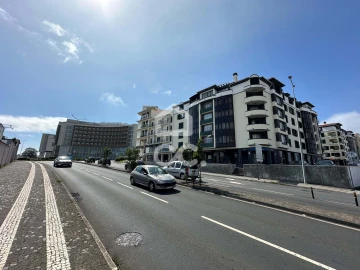 Apartamento T3 para Venda em Ponta Delgada (São Pedro)