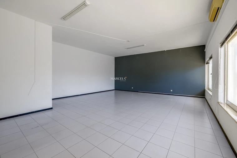 Negócio para Venda em Lagos (São Sebastião e Santa Maria) Planta 1