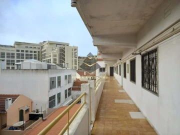 Apartamento T3 para Venda em Costa da Caparica