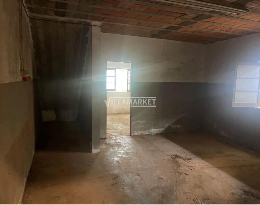 Armazém para Venda em Amiais de Baixo Foto 11