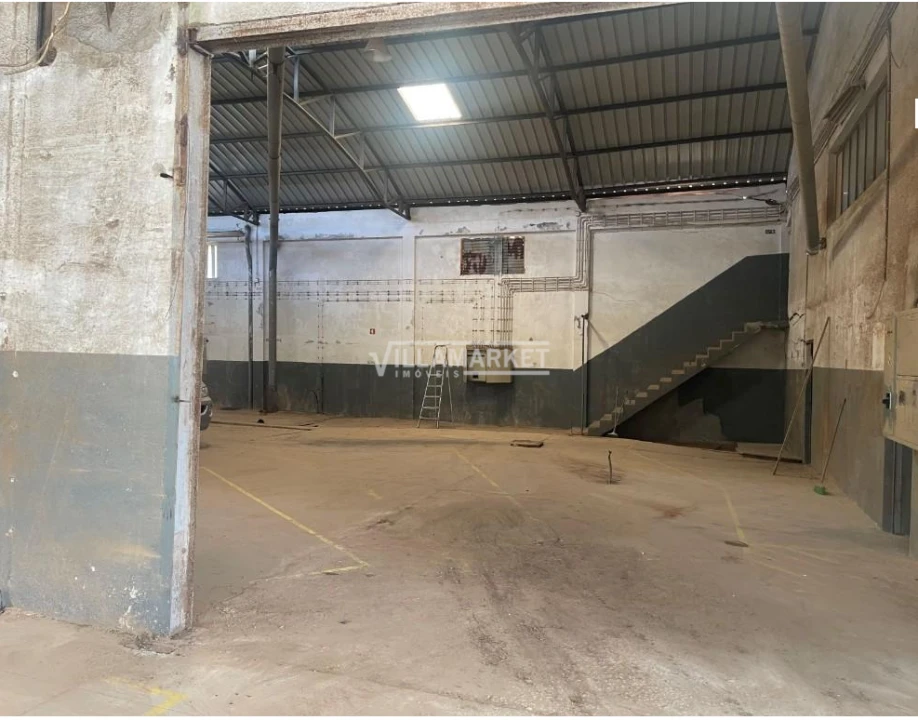 Armazém para Venda em Amiais de Baixo Foto 10