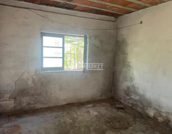 Armazém para Venda em Amiais de Baixo