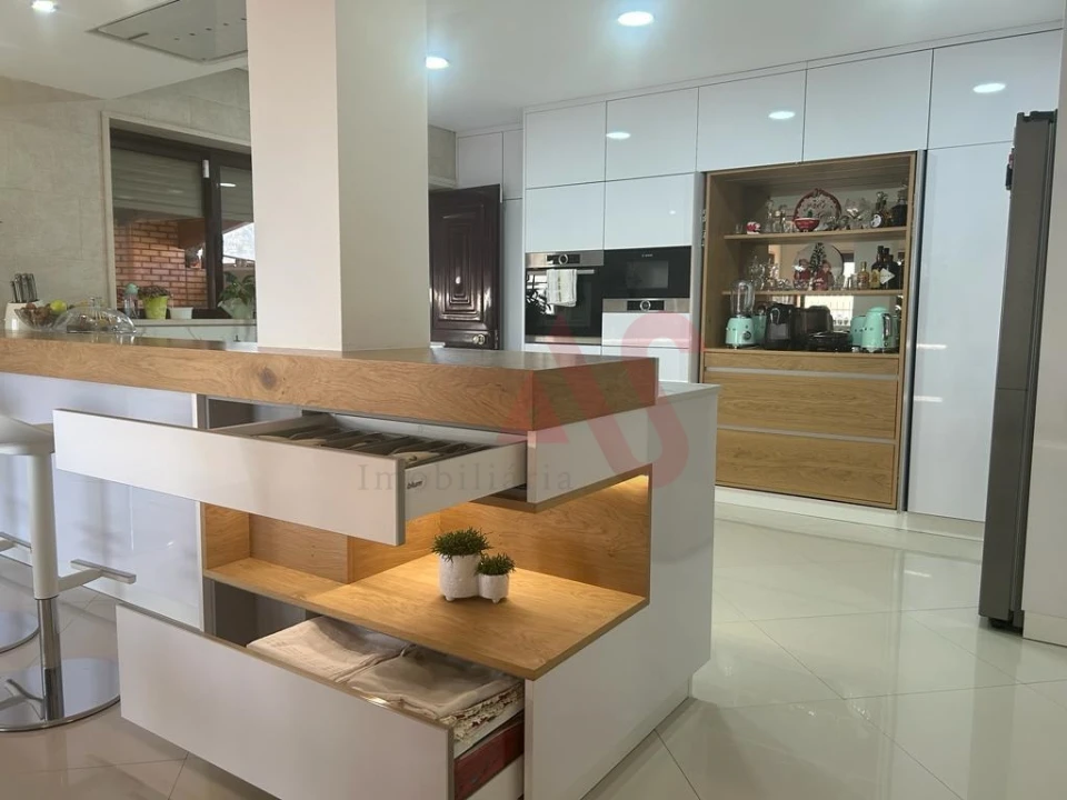 Moradia T4 para Venda em Cristelos, Boim e Ordem Foto 7