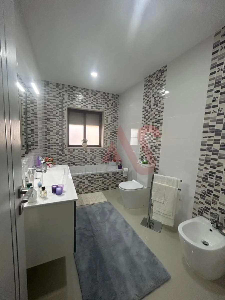 Moradia T4 para Venda em Cristelos, Boim e Ordem Foto 26