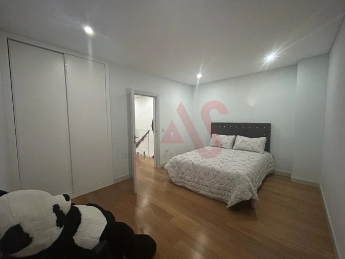 Moradia T4 para Venda em Cristelos, Boim e Ordem Foto 25