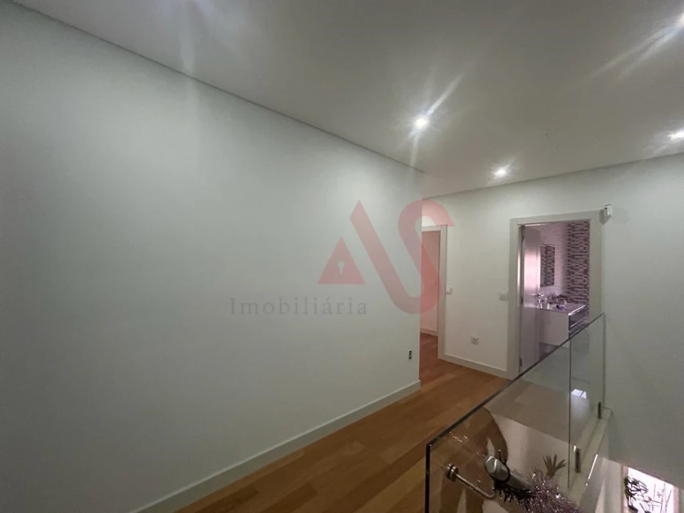 Moradia T4 para Venda em Cristelos, Boim e Ordem Foto 15