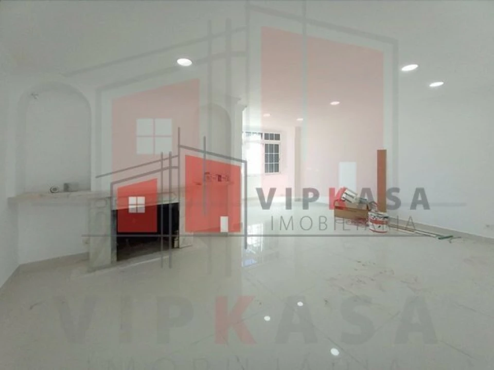 Moradia T6 para Venda em Carcavelos e Parede Foto 4