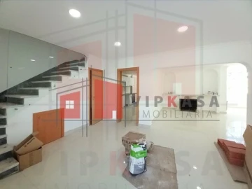 Moradia T6 para Venda em Carcavelos e Parede