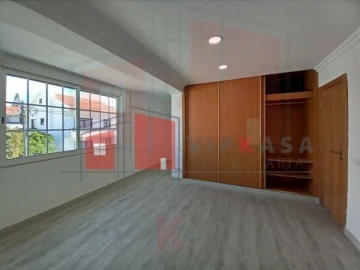 Moradia T6 para Venda em Carcavelos e Parede