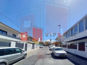 Moradia T6 para Venda em Carcavelos e Parede