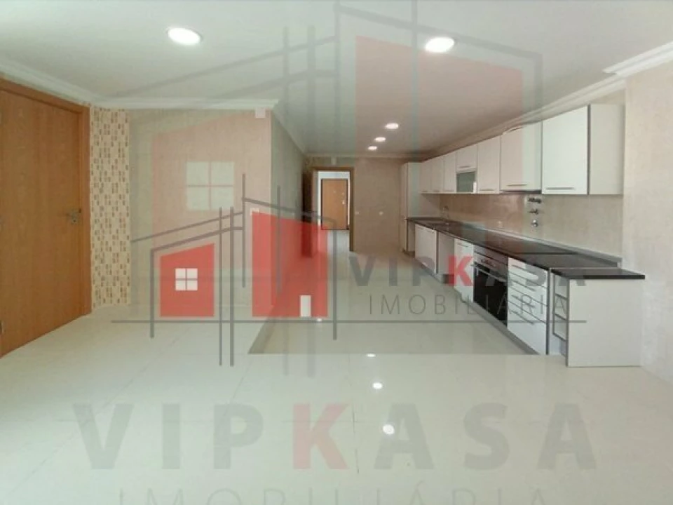 Moradia T6 para Venda em Carcavelos e Parede Foto 13