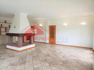 Moradia T5 para Venda em Sesimbra (Castelo)