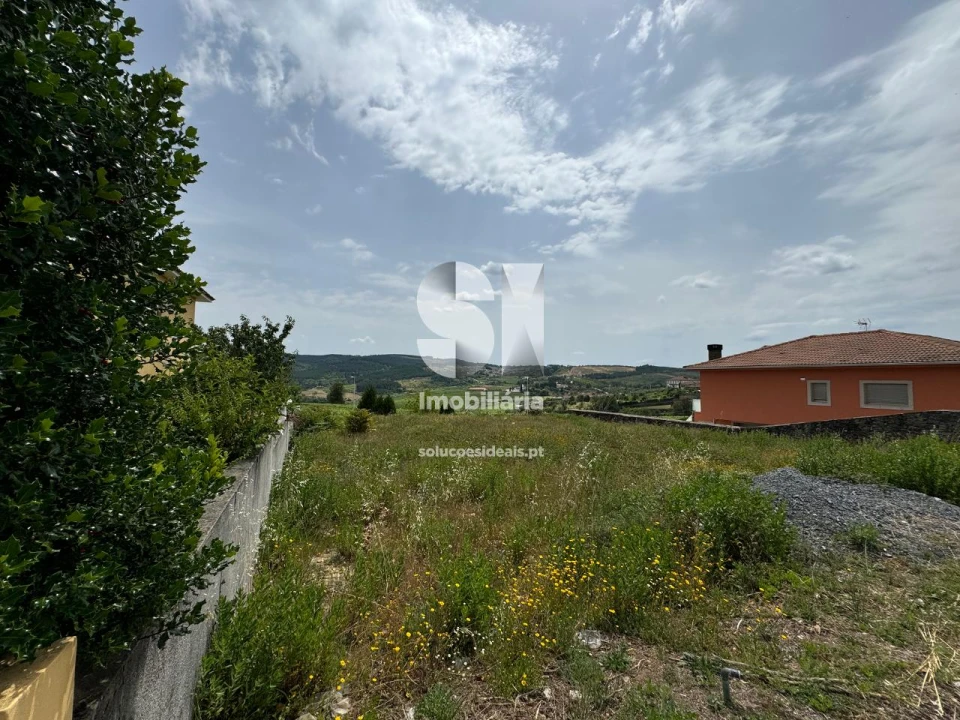 Terreno para Venda em Paços Foto 3