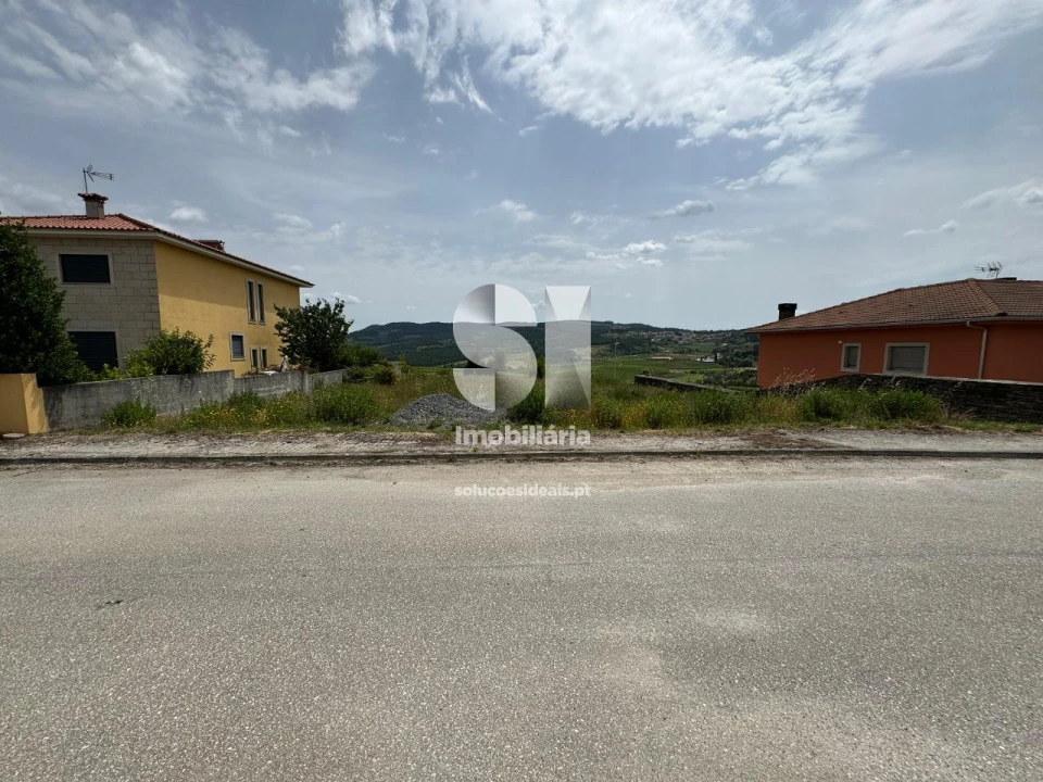 Terreno para Venda em Paços Foto 2