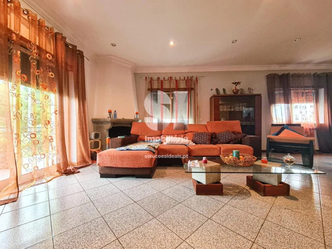 Moradia T4 para Venda em Bodiosa Foto 9