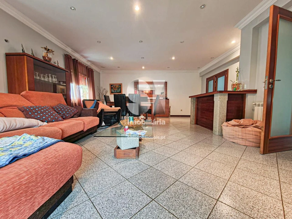 Moradia T4 para Venda em Bodiosa Foto 8